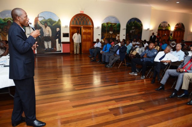 Williams calls for partnerships to fight crime .jis file photo